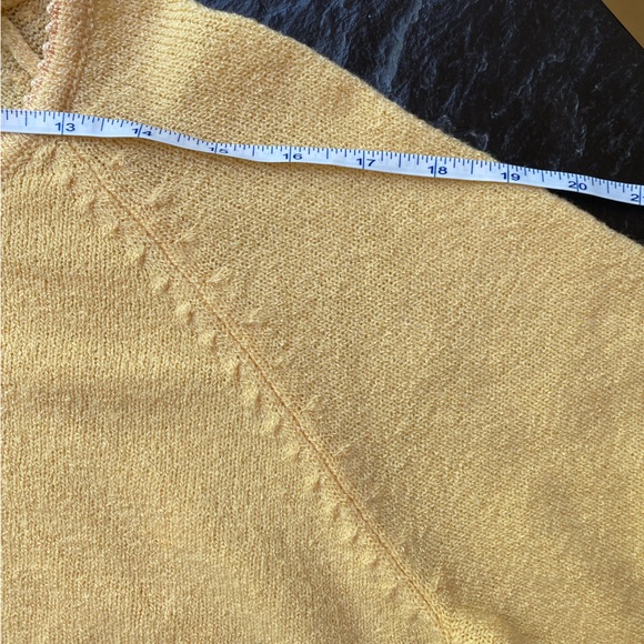White Stag short sleeve yellow sweater - Picture 8 of 10